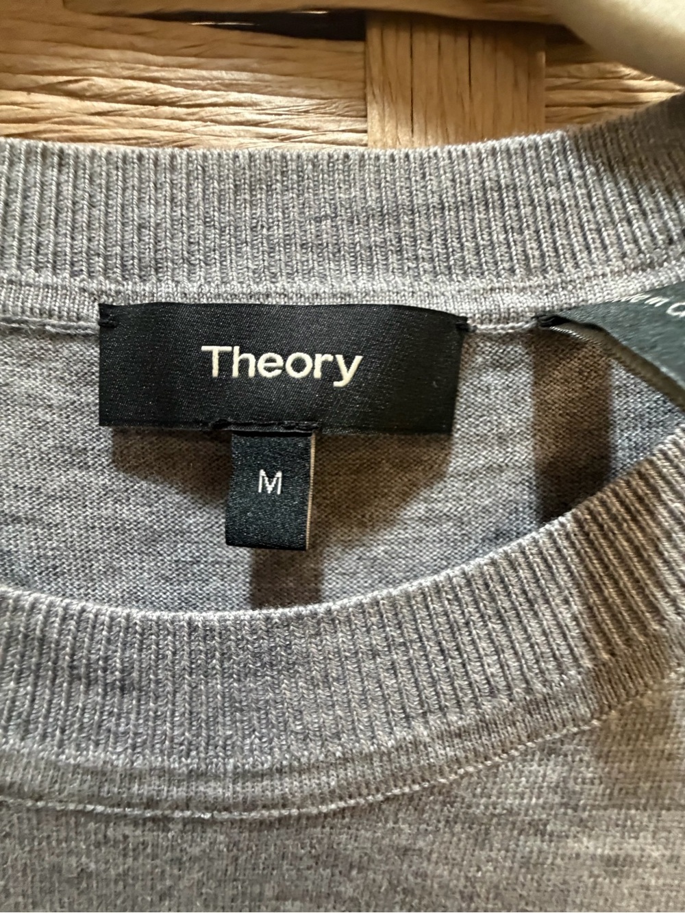 Theory Men’s 100% Wool Gray Crewneck Sweater Medium Designer Knitwear - Picture 4 of 8